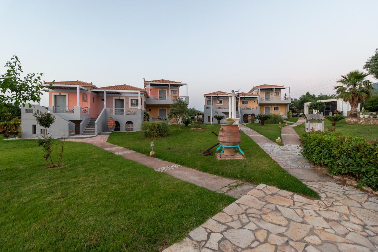 Ta Spitakia Tsarbopoulos Kyparissia Exteriér fotografie