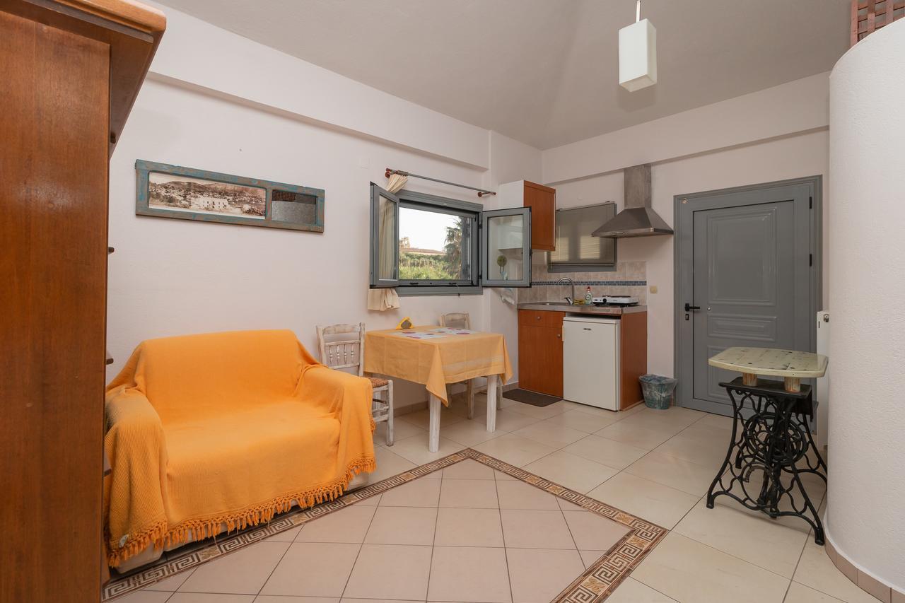 Ta Spitakia Tsarbopoulos Kyparissia Exteriér fotografie